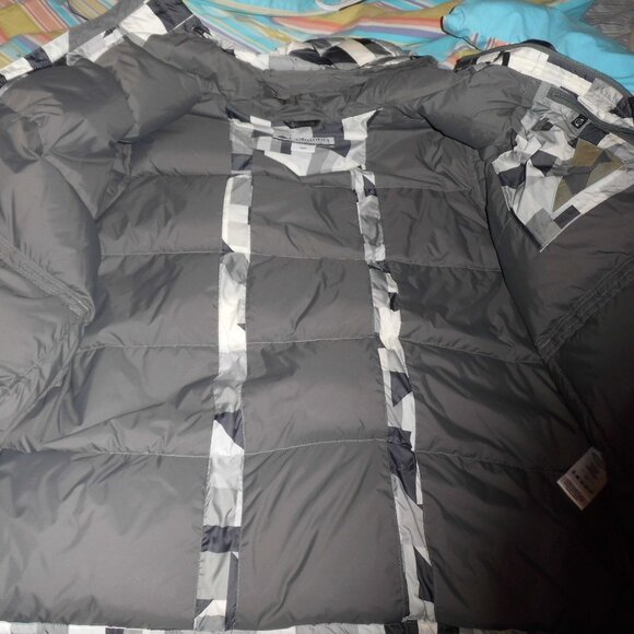 Columbia Monochrome Geometric Puffer Jacket - Picture 12 of 13